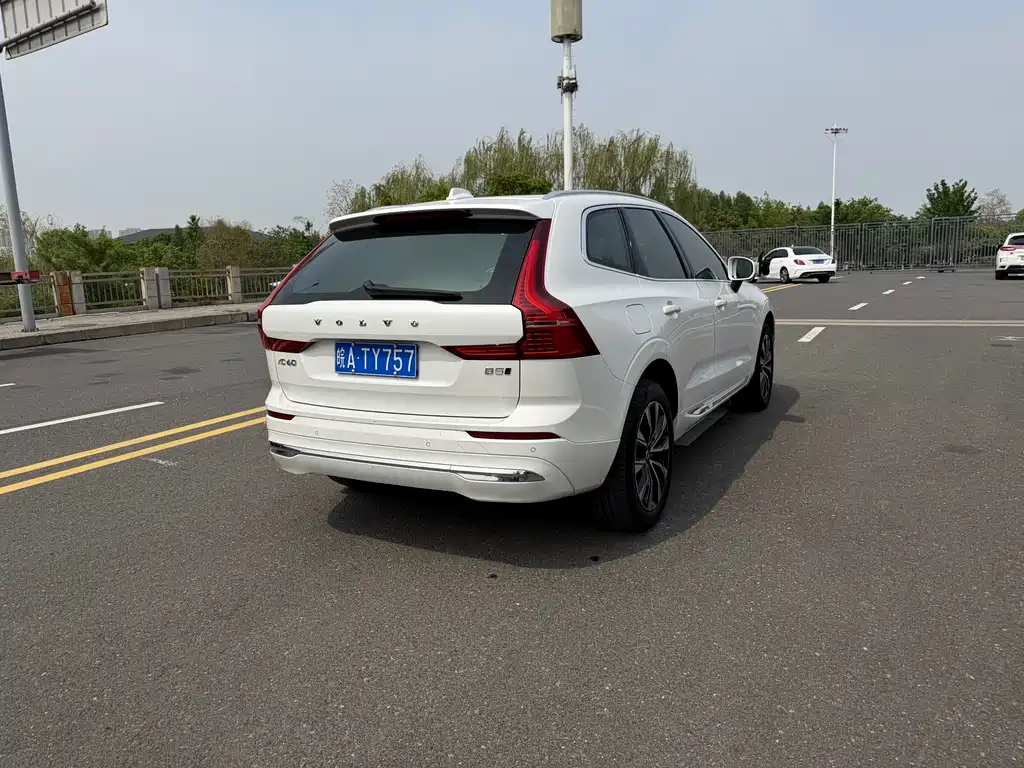 Volvo XC60 2023 B5 Luxury