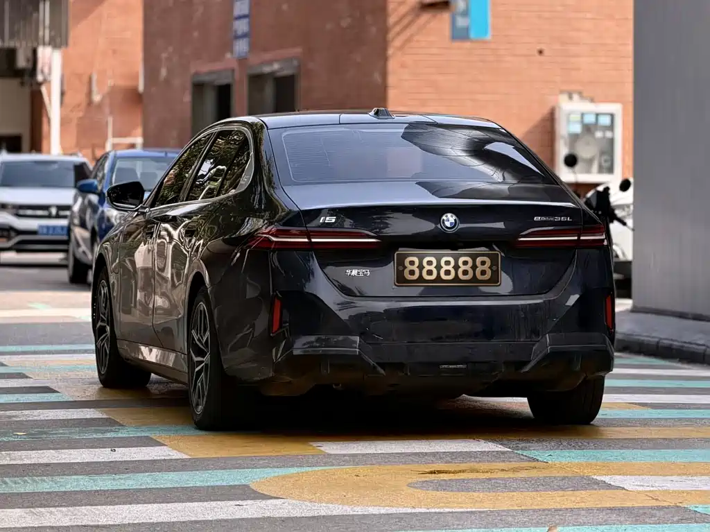 BMW i5 — миниатюра 4