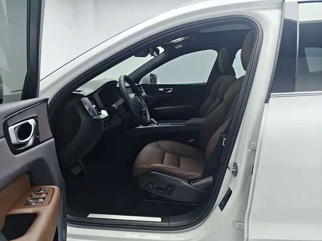 Volvo XC60 — миниатюра 14