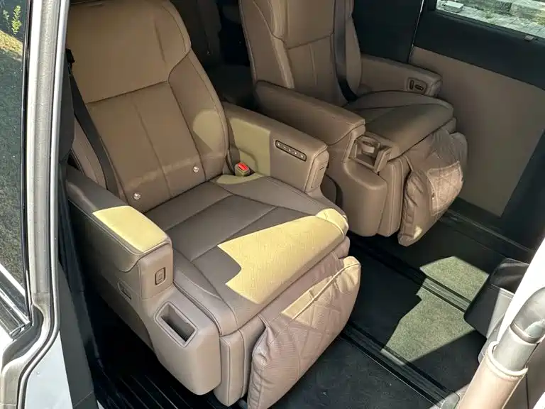 Li Auto Li MEGA — миниатюра 16