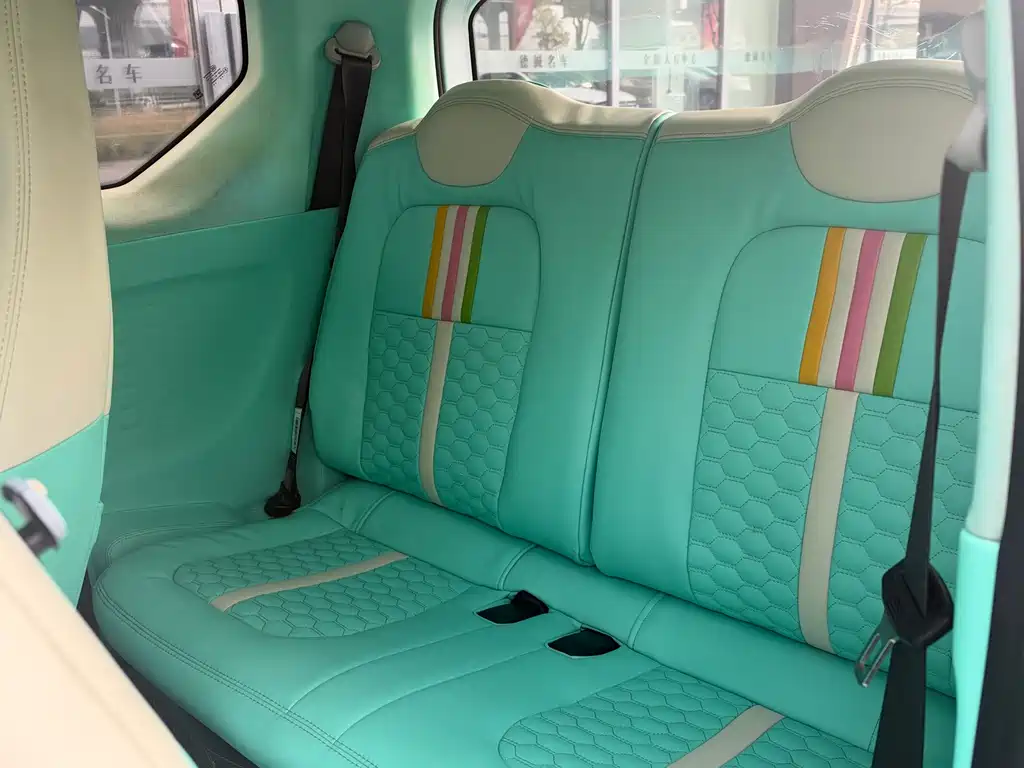 Wuling MINIEV — миниатюра 10