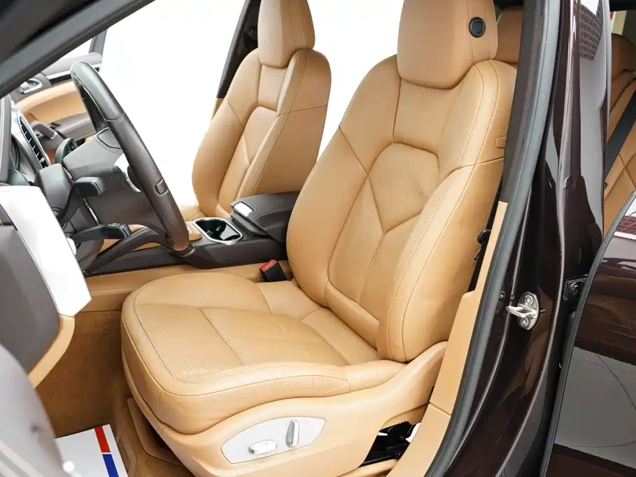 Porsche Cayenne — миниатюра 5