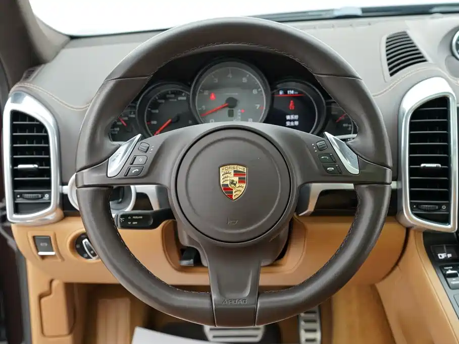 Porsche Cayenne — миниатюра 31