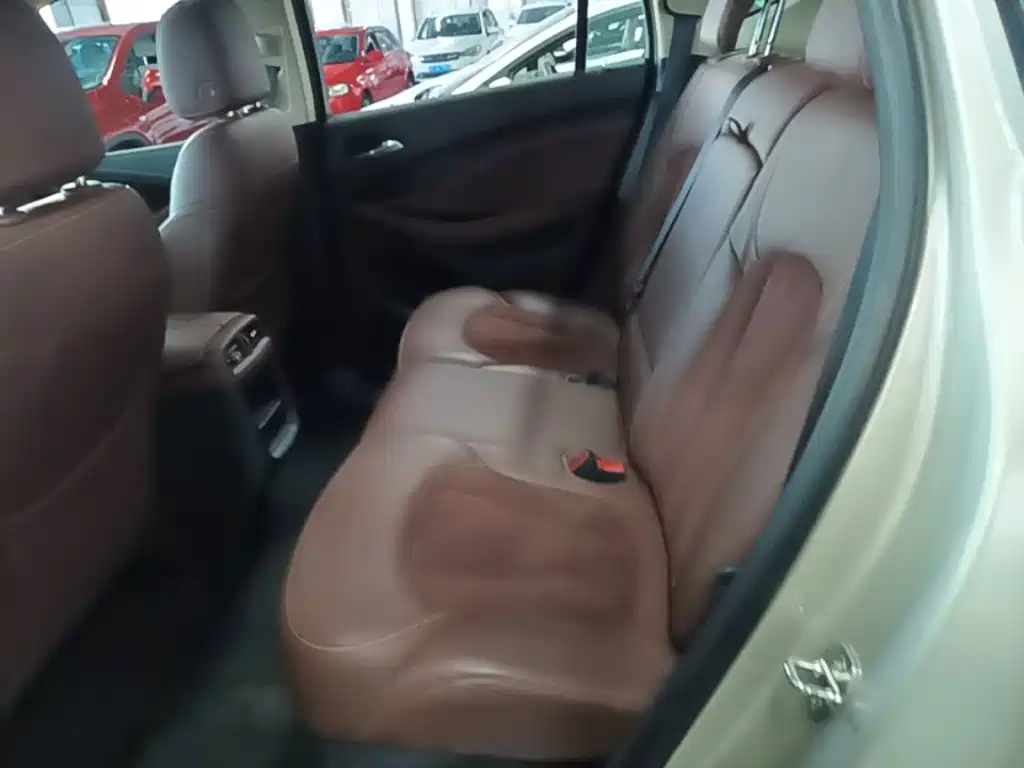 Buick Envision Plus — миниатюра 17