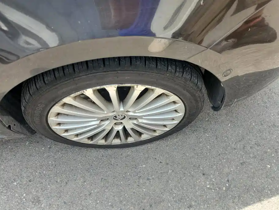 Skoda Superb — миниатюра 6
