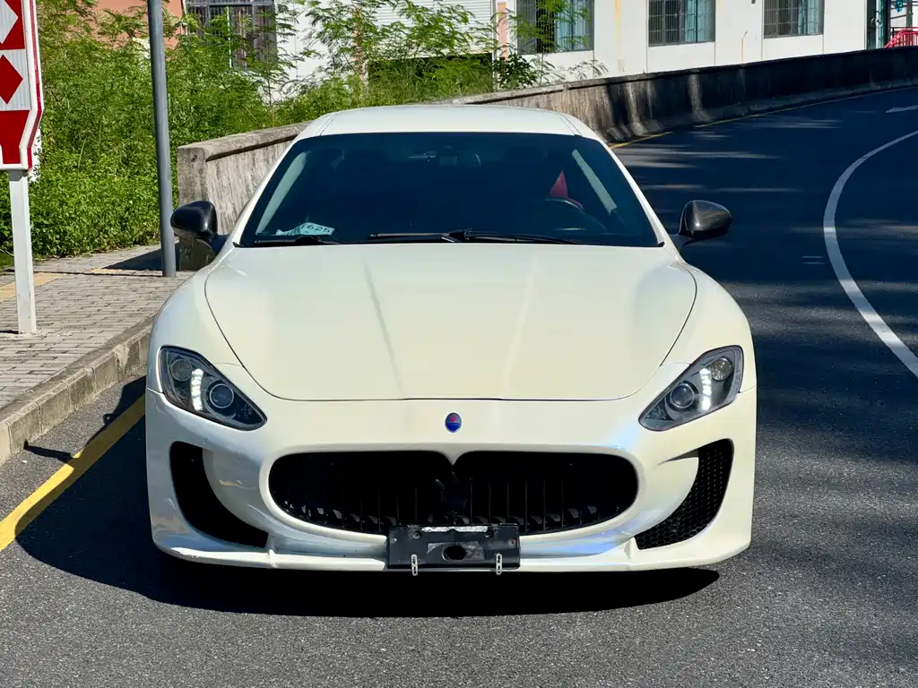 MASERATI GRANTURISMO