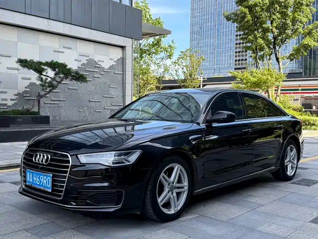 Audi A6L — фото 1
