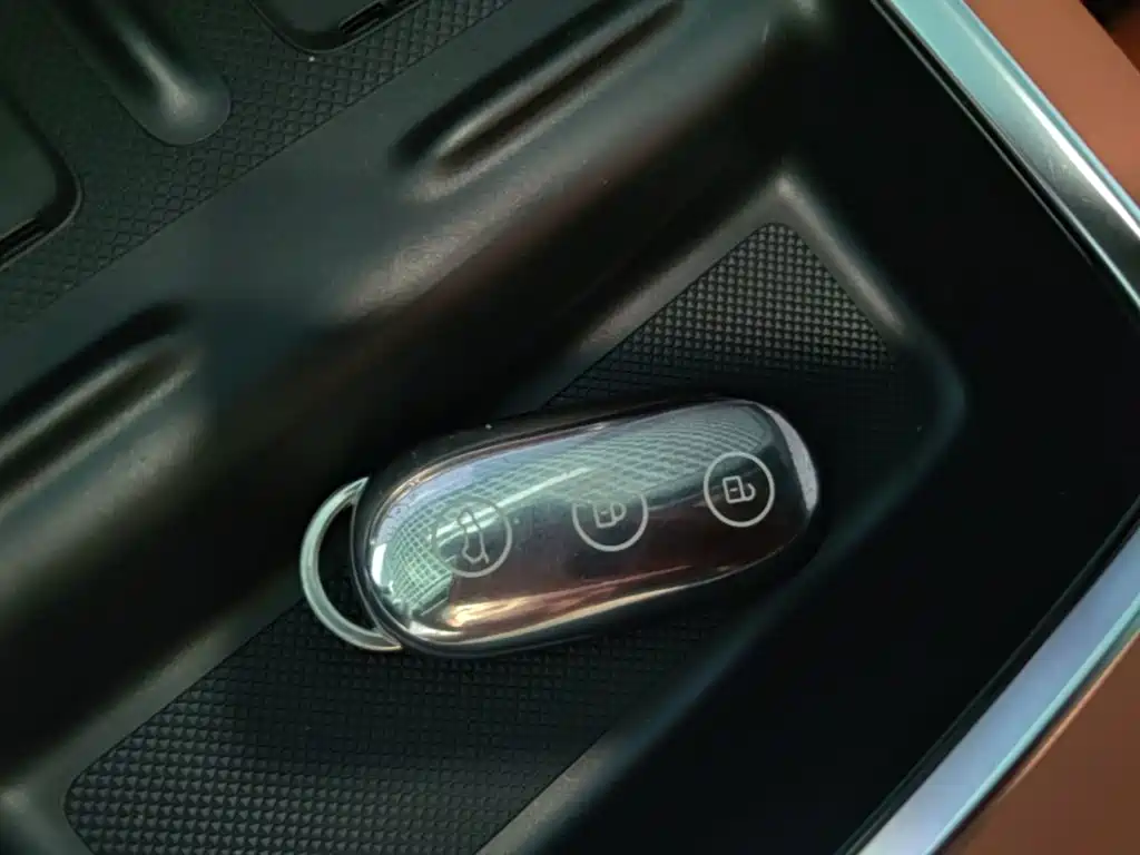 Li Auto Li L8 — миниатюра 9