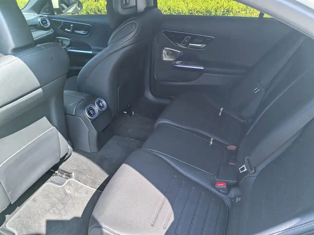 Mercedes-Benz C-Class — миниатюра 12