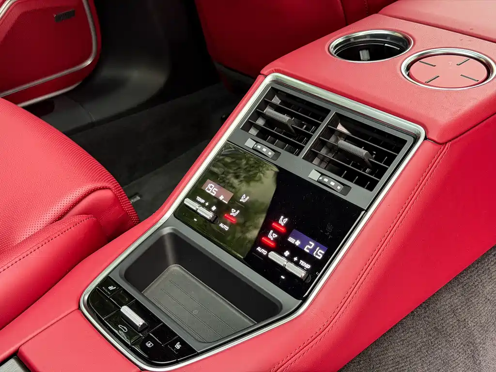 Porsche Panamera — миниатюра 21