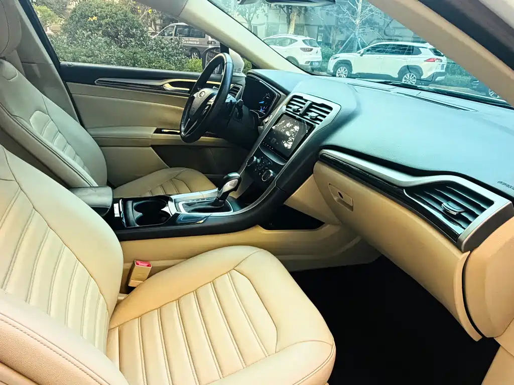 Ford Mondeo — миниатюра 9