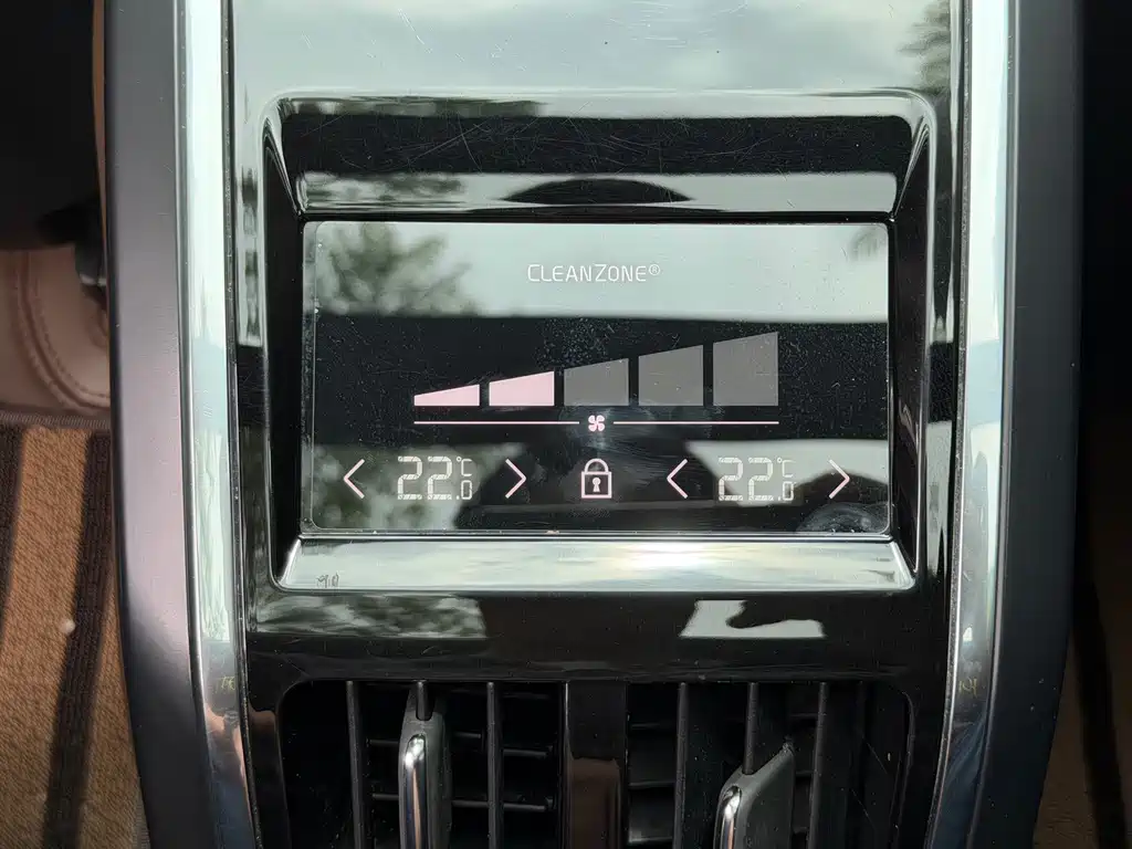 Volvo S90 — миниатюра 17