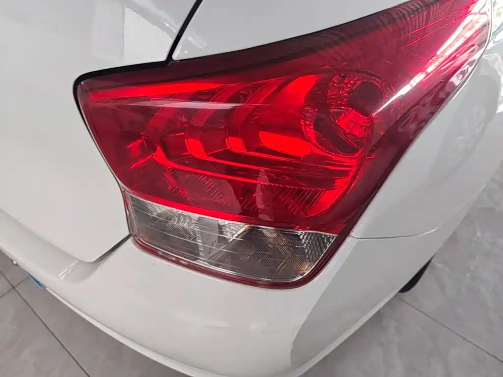 Hyundai Verna — миниатюра 8