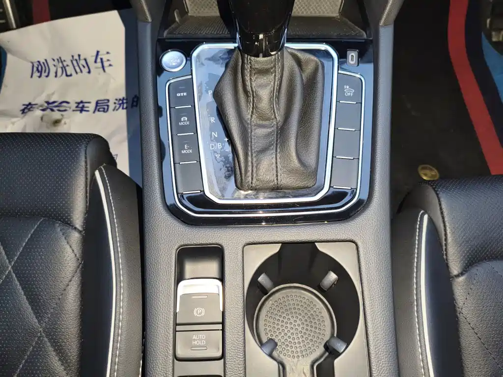 Volkswagen Magotan PHEV — миниатюра 11
