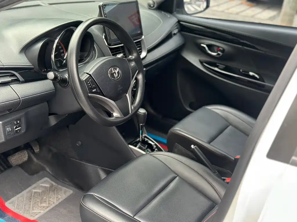 Toyota Yaris L — миниатюра 4