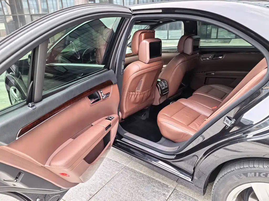 Mercedes-Benz S-Class — миниатюра 14