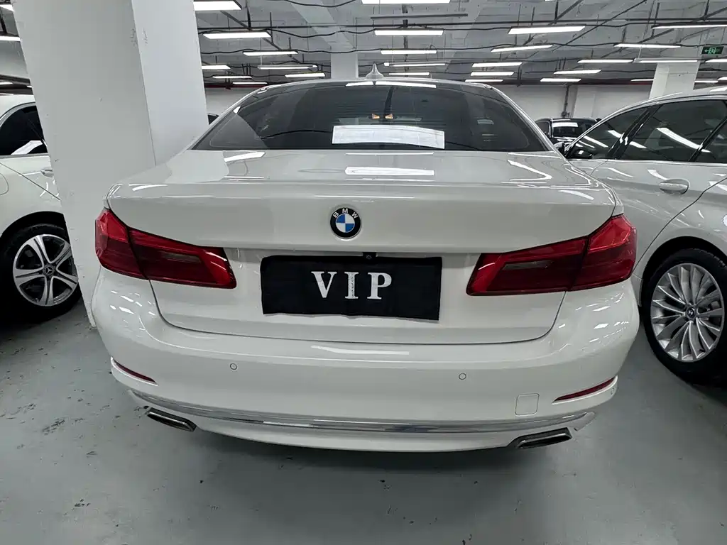 BMW 5 Series — миниатюра 16