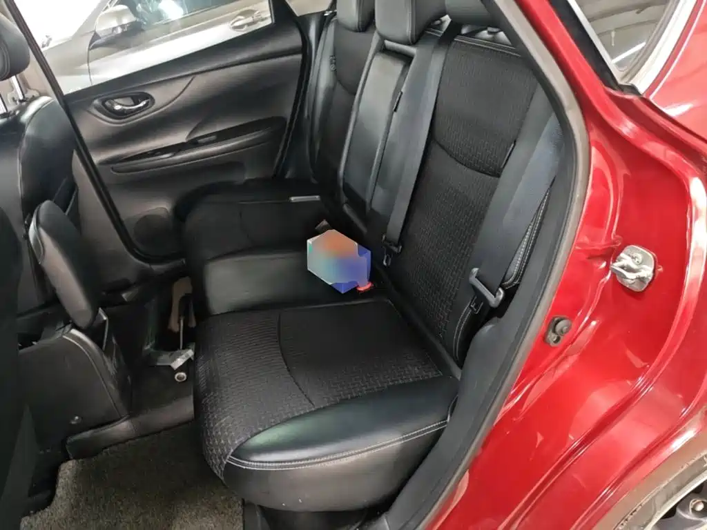 Nissan Tiida — миниатюра 17
