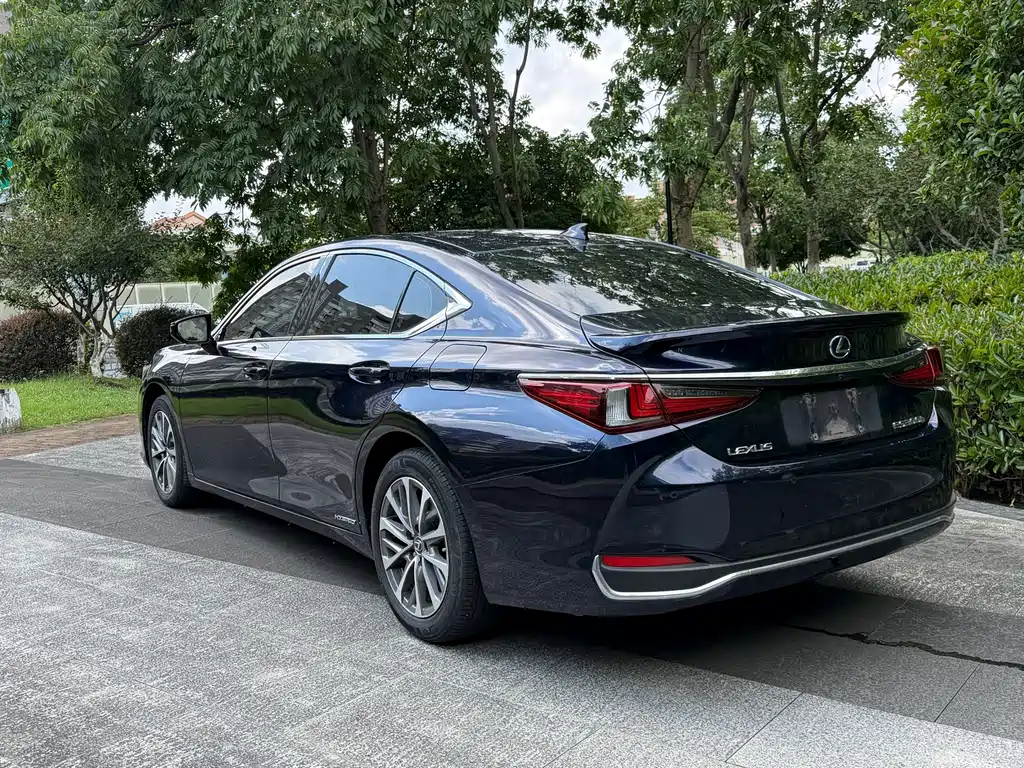 Lexus ES — миниатюра 13