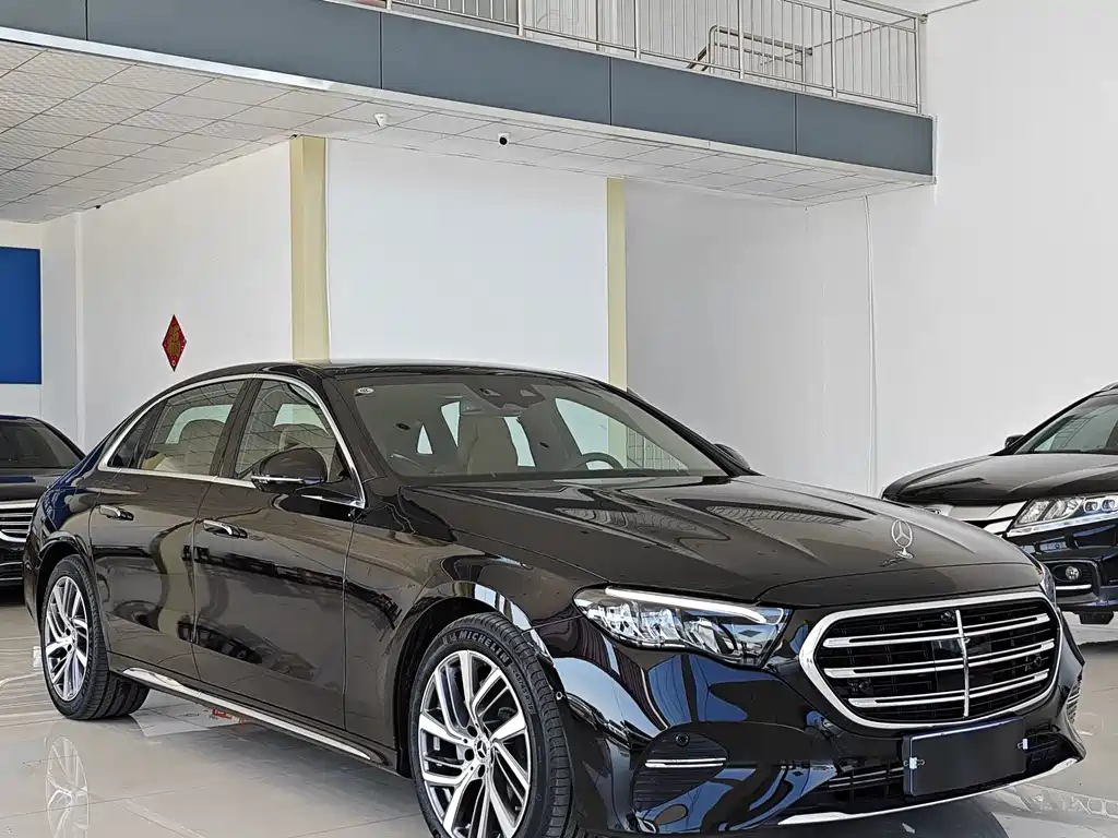 Mercedes-Benz E-Class — миниатюра 3