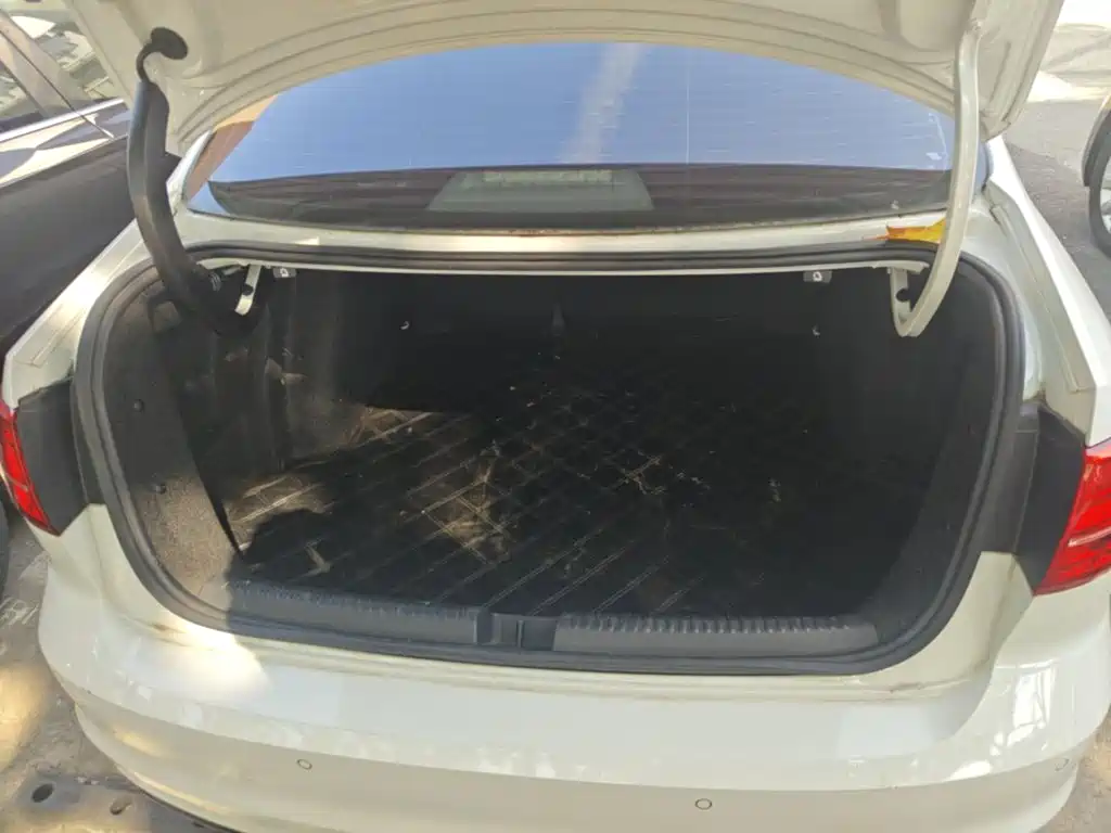 Volkswagen Sagitar — миниатюра 24