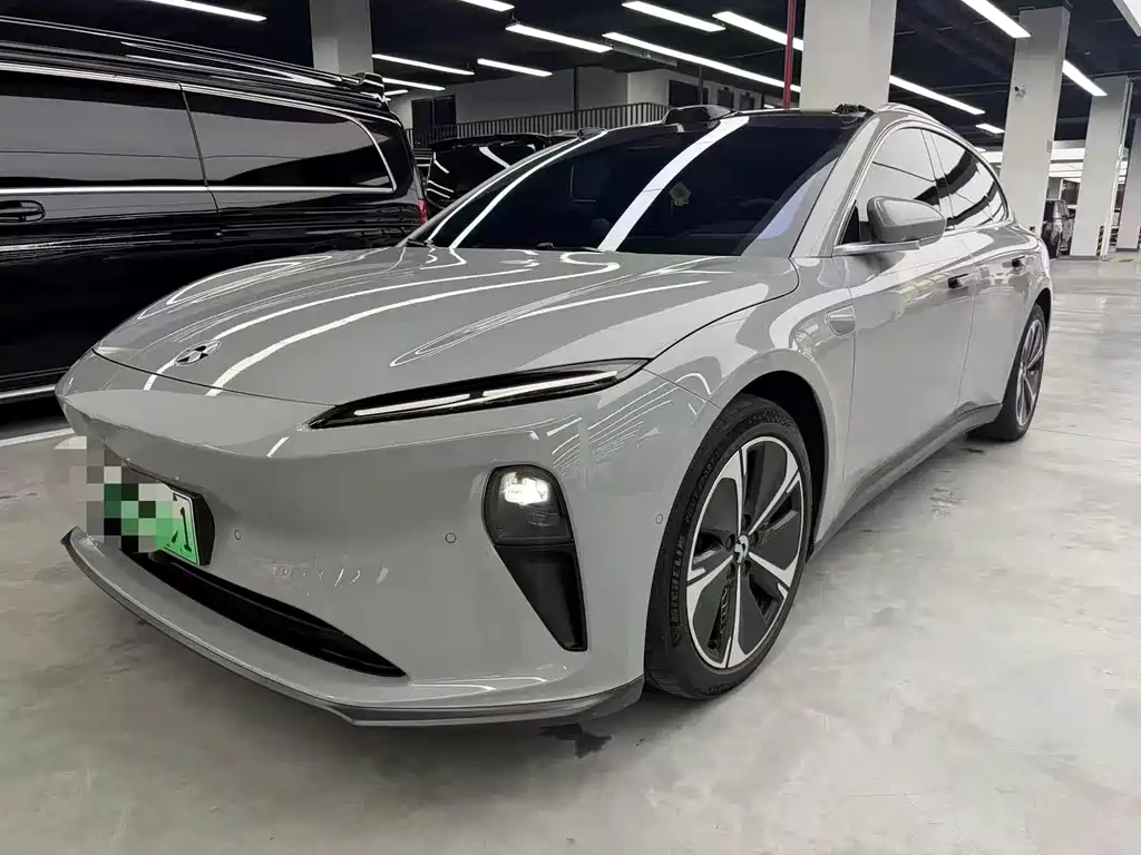 NIO ET5