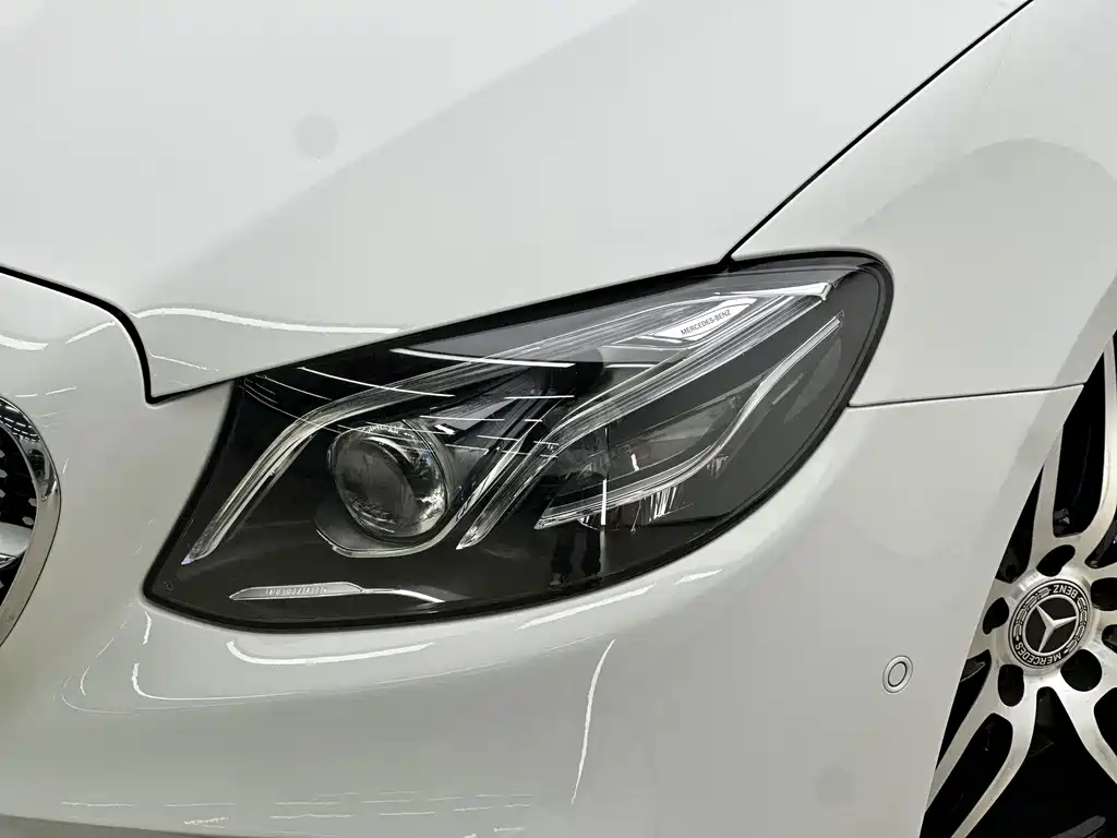 Mercedes-Benz E-Class (Import) — миниатюра 10