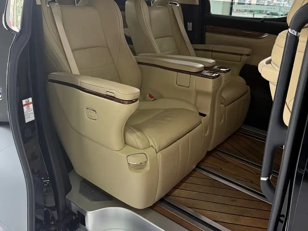 Toyota Alphard 2018 3.5L Luxury