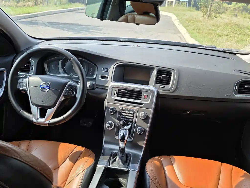 Volvo S60 (Import) — миниатюра 16