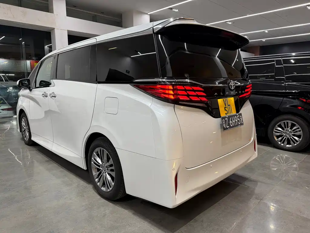 Toyota Alphard — фотографии объявления, Фото 5