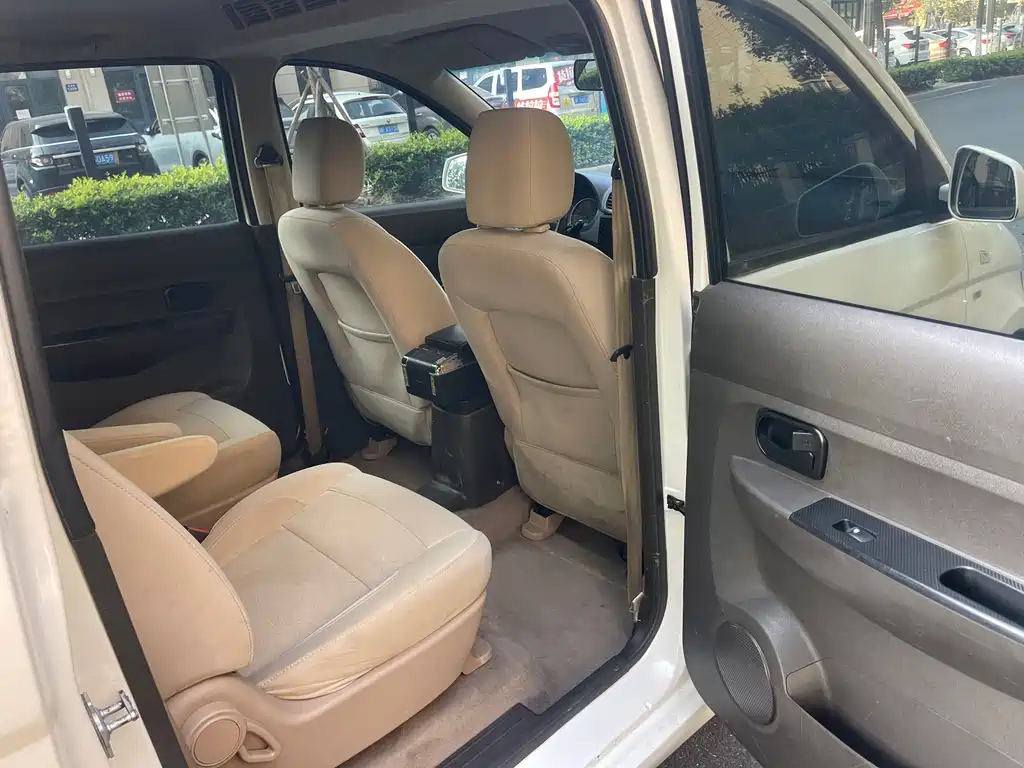 Wuling Hongguang — миниатюра 7