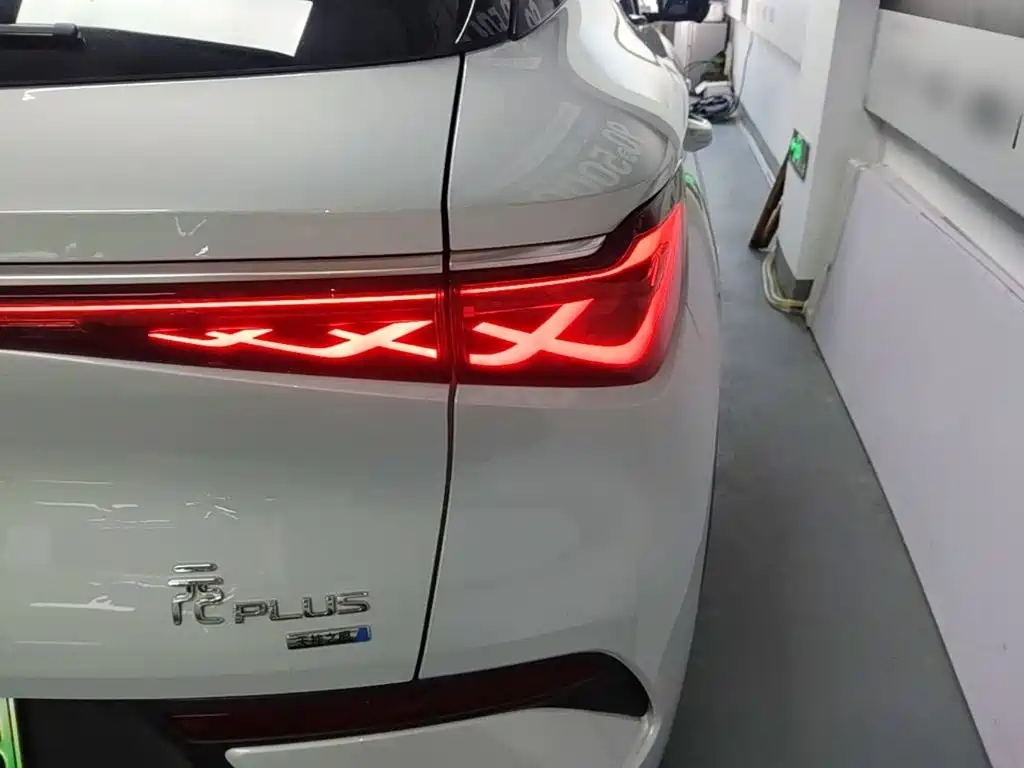 BYD Yuan Plus — миниатюра 8