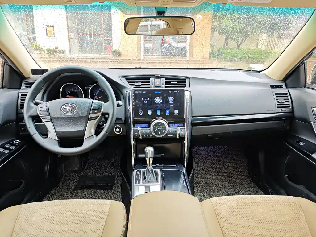 Toyota Reiz — миниатюра 8
