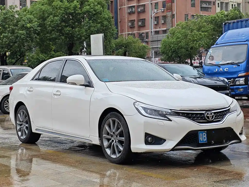 Toyota Reiz — миниатюра 3