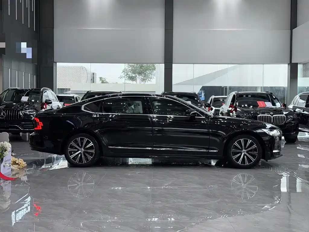 Volvo S90 PHEV — миниатюра 8