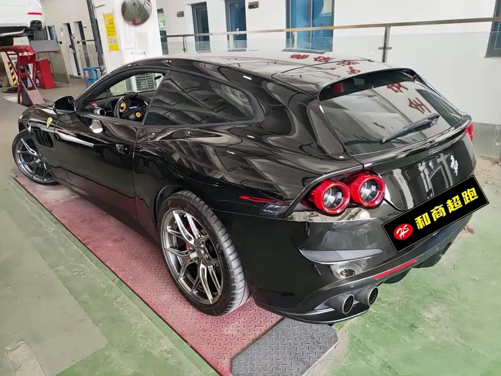 Ferrari GTC4Lusso — миниатюра 2