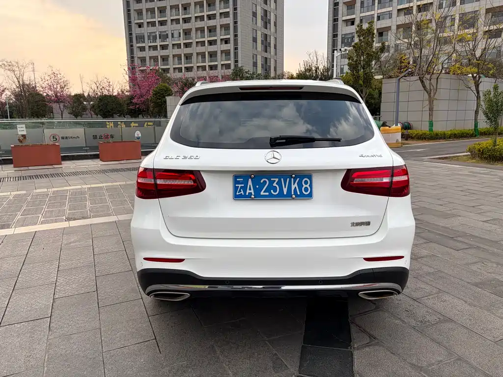 MERCEDES-BENZ GLC