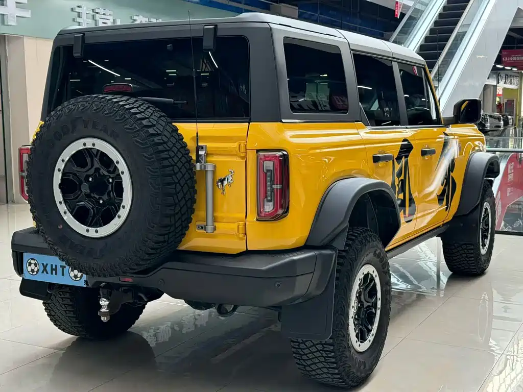 Ford Bronco — миниатюра 9