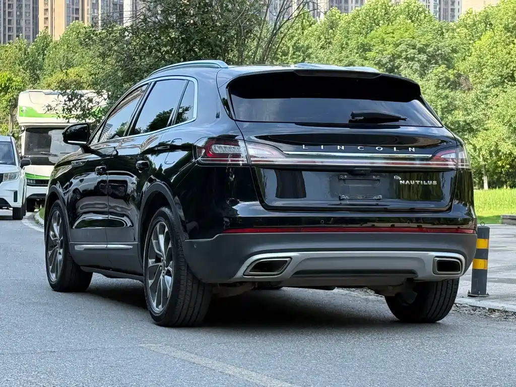 Lincoln Nautilus 2021 2.0T