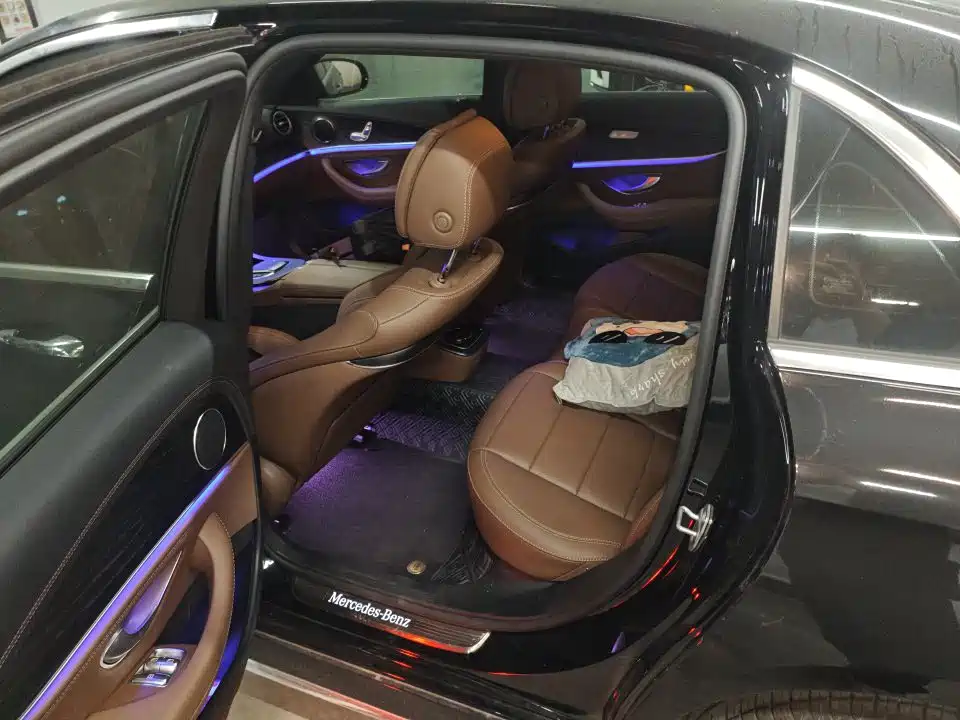 Mercedes-Benz E-Class — миниатюра 6