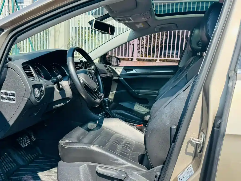 Volkswagen Golf — миниатюра 4