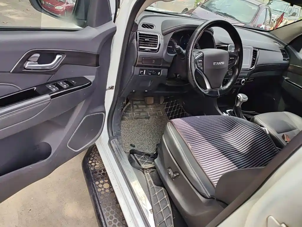 Isuzu MU-X — миниатюра 12