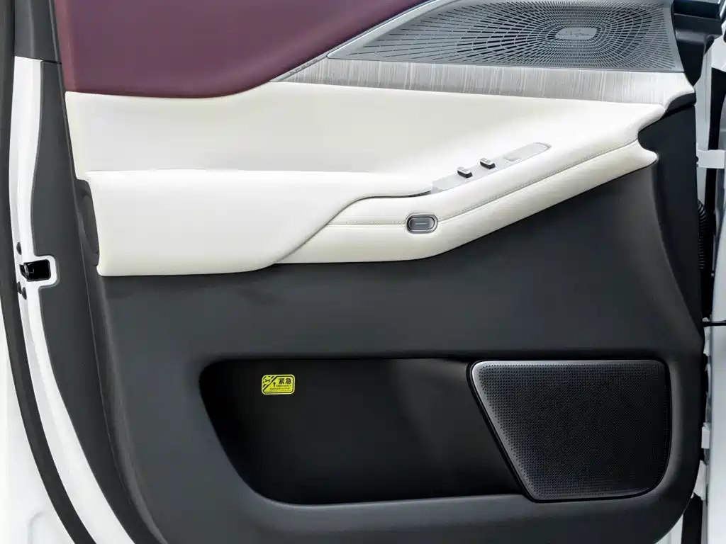 XPeng X9 — миниатюра 14