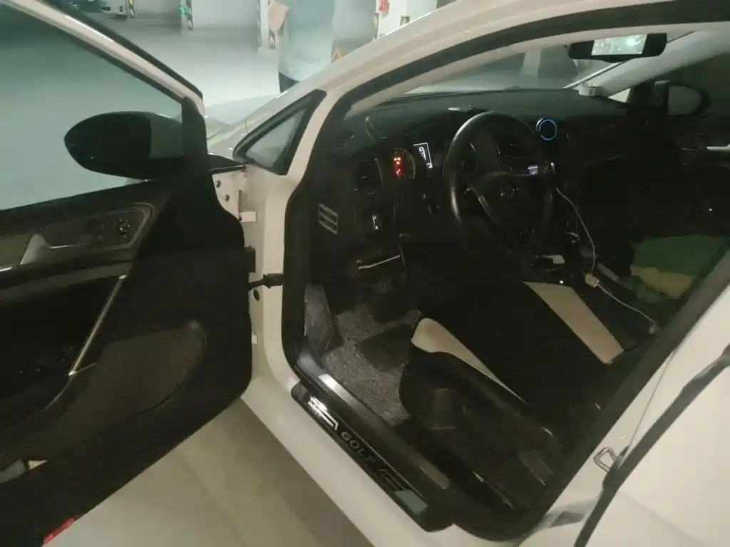 Volkswagen Golf — миниатюра 12