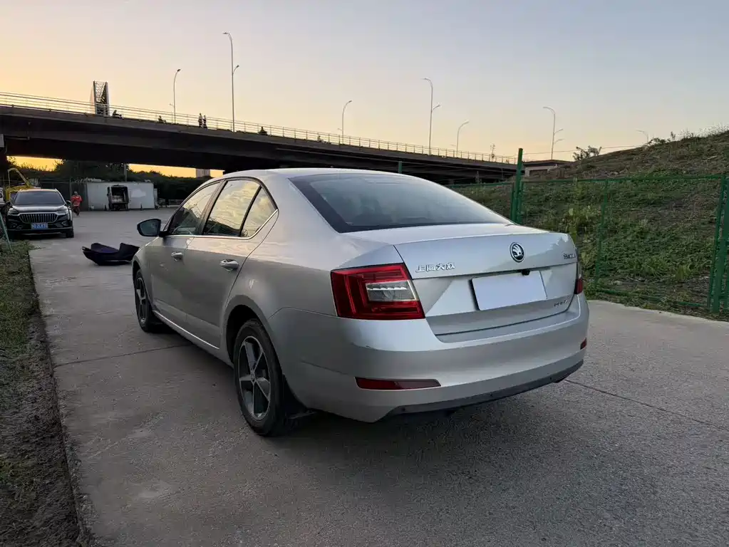 Skoda Octavia — миниатюра 8