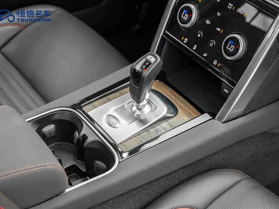 LAND ROVER DISCOVER SPORTS