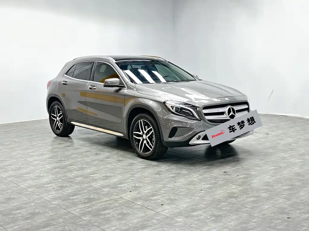 MERCEDES-BENZ GLA