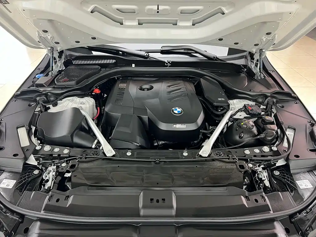 BMW 5 Series — миниатюра 29