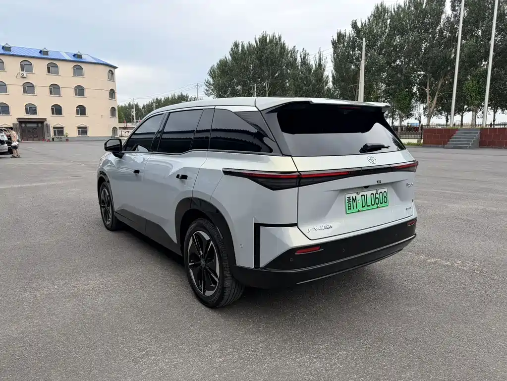 Toyota bZ3X — миниатюра 4