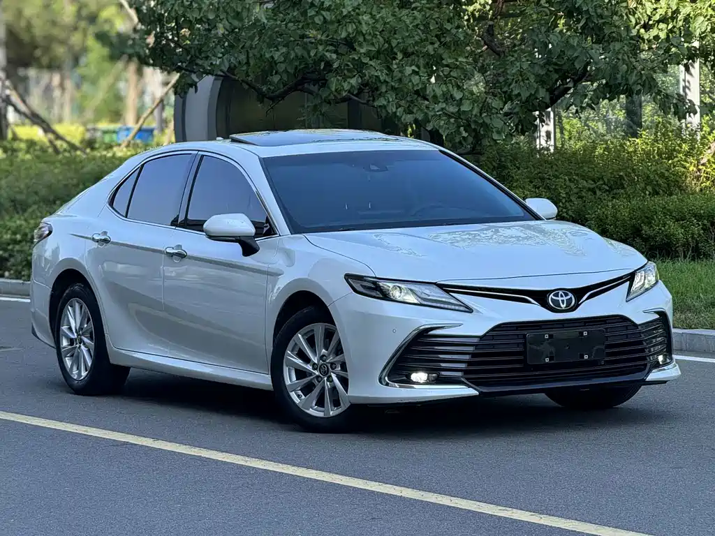 Toyota Camry — миниатюра 2
